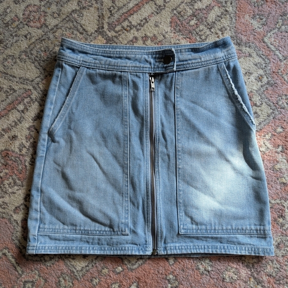 2/$20 Billabong Light Blue Denim Mini Skirt - Picture 1 of 5